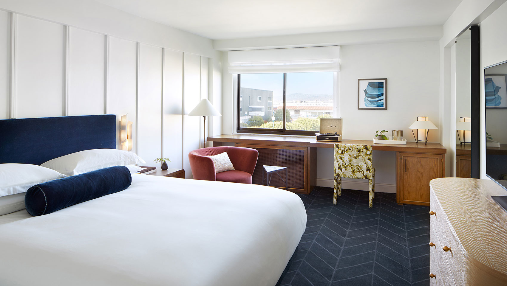 alton hotel guest room with king bed